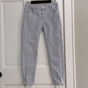 Stradivarius cropped blue and white pinstripe skinny jeans size 8